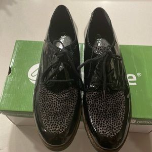 Remonte Kelani Oxford Loafers